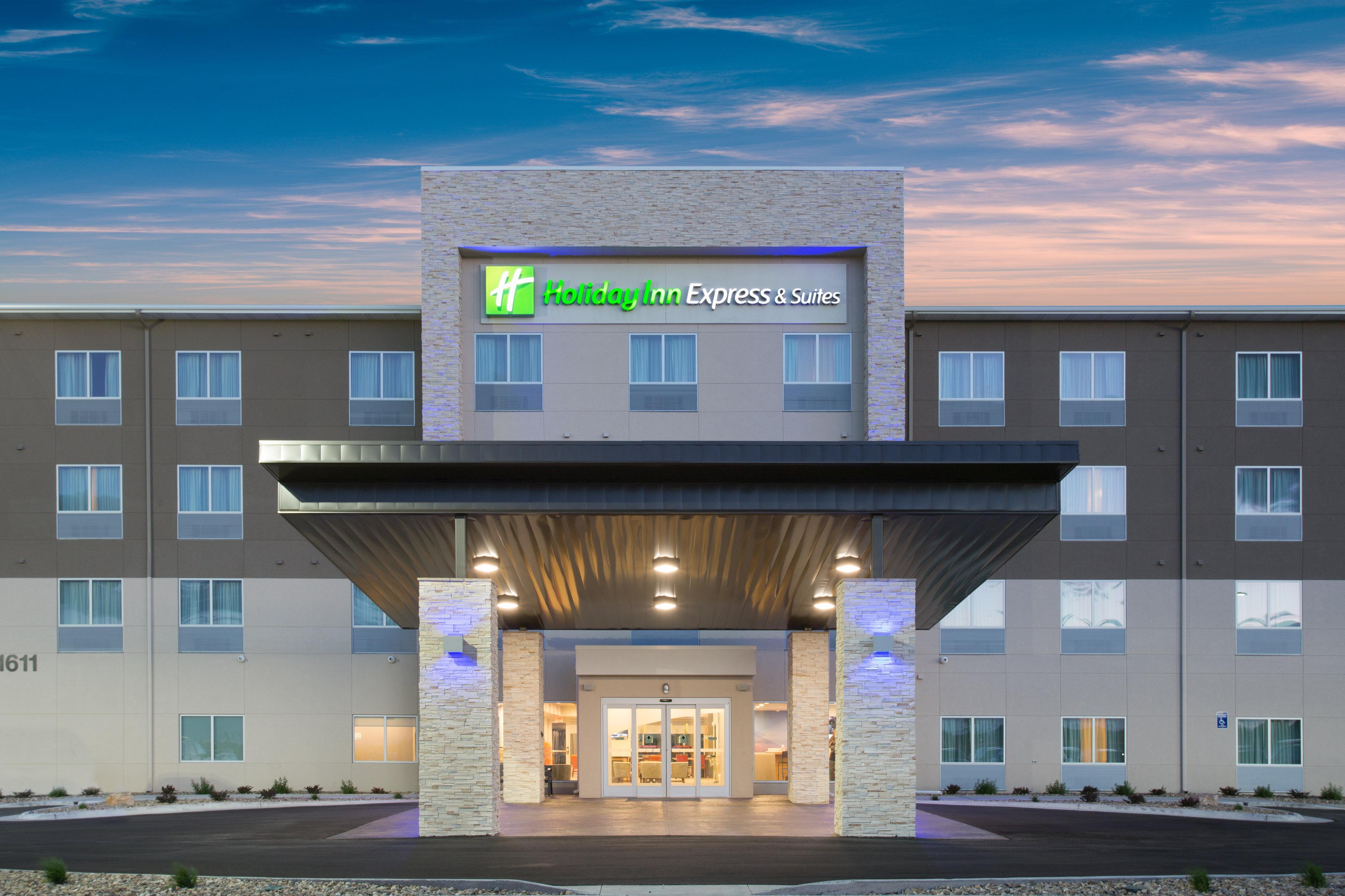 Holiday Inn Express & Suites - Rapid City - Rushmore South By Ihg Exterior photo