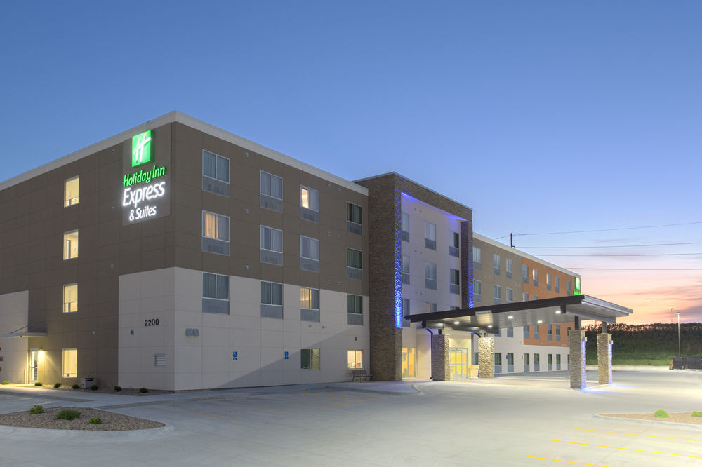 Holiday Inn Express & Suites - Rapid City - Rushmore South By Ihg Exterior photo